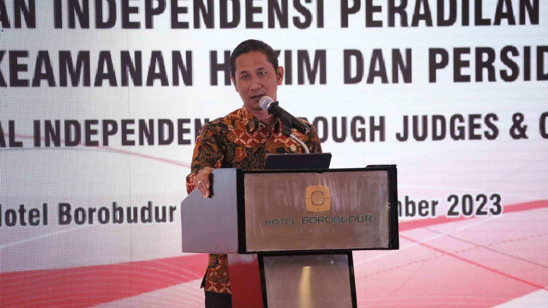 https://alfanumerik-lab.com/ky_web_2024/download_file?path=picture/GjKYsYms_Seminar-internasional-4.jpg